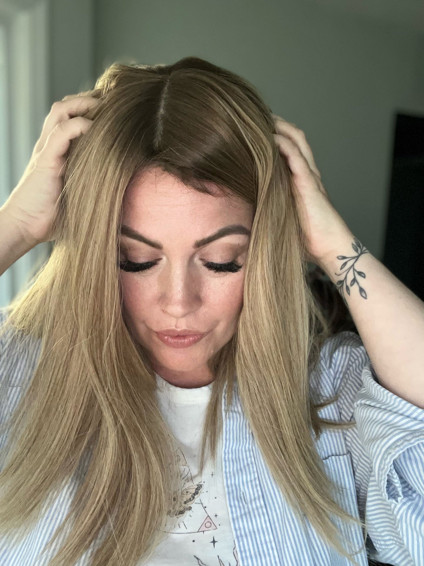 Honey Blonde Natural Root Topper 18-19 Inches