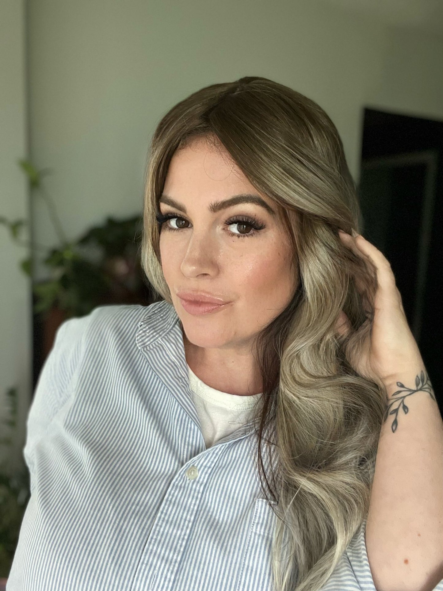 Icy Blonde Smudged Natural Root Topper 19-20 Inches