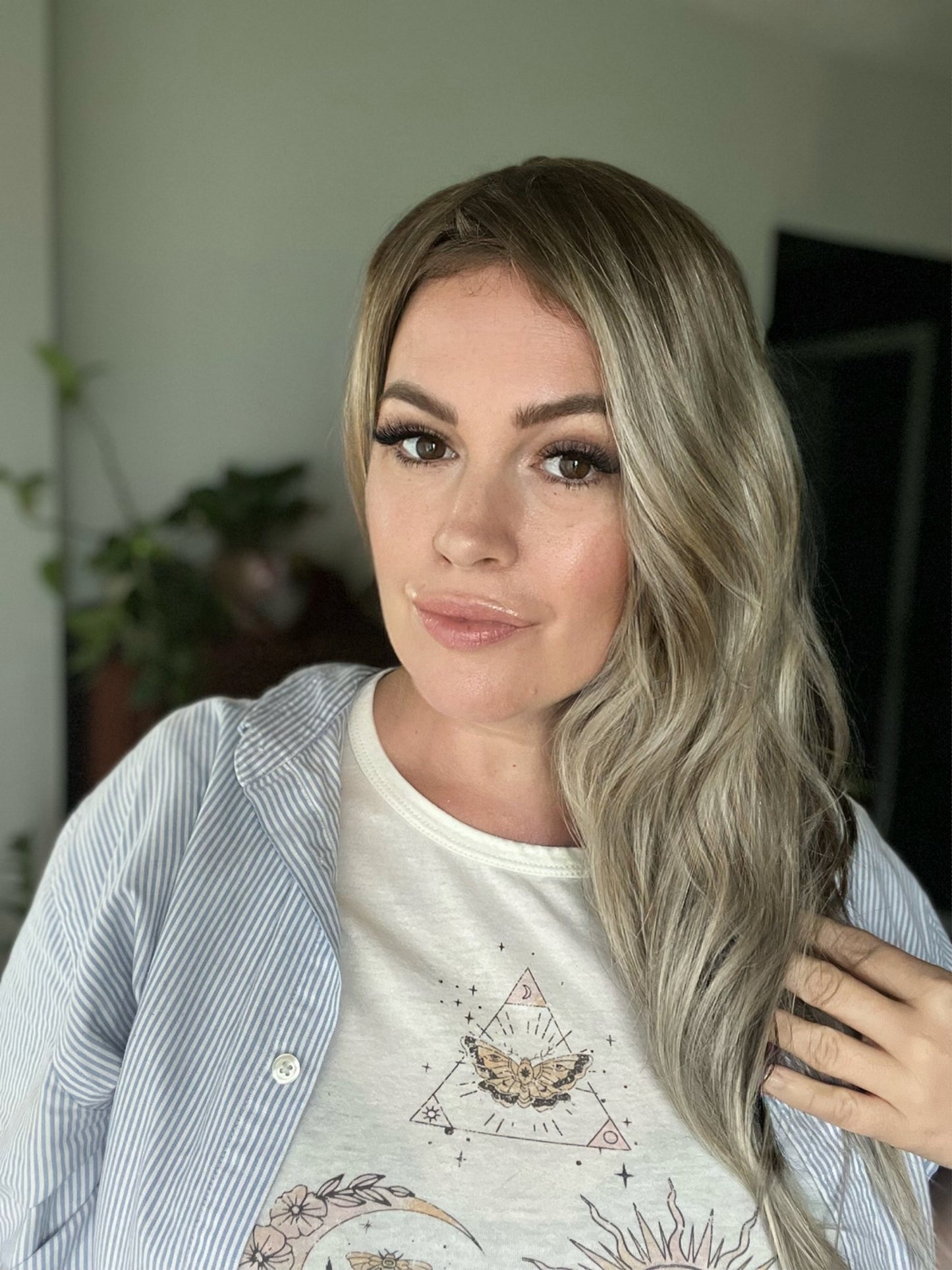 Icy Blonde Smudged Natural Root Topper 19-20 Inches