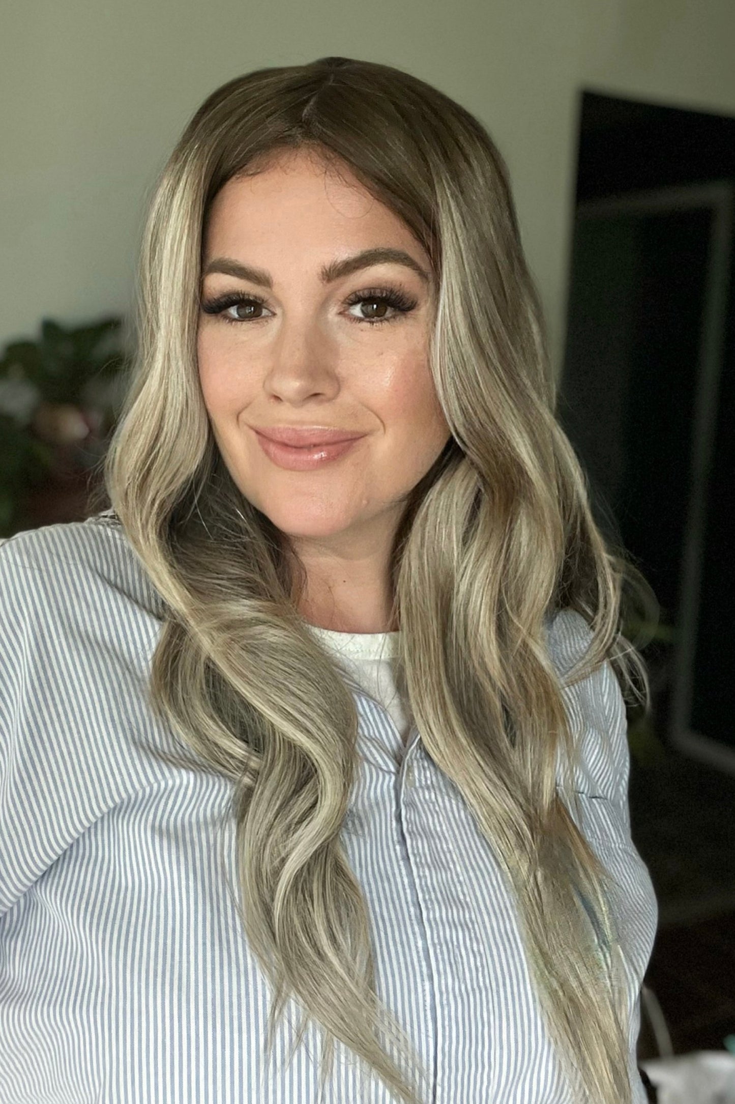 Icy Blonde Smudged Natural Root Topper 19-20 Inches