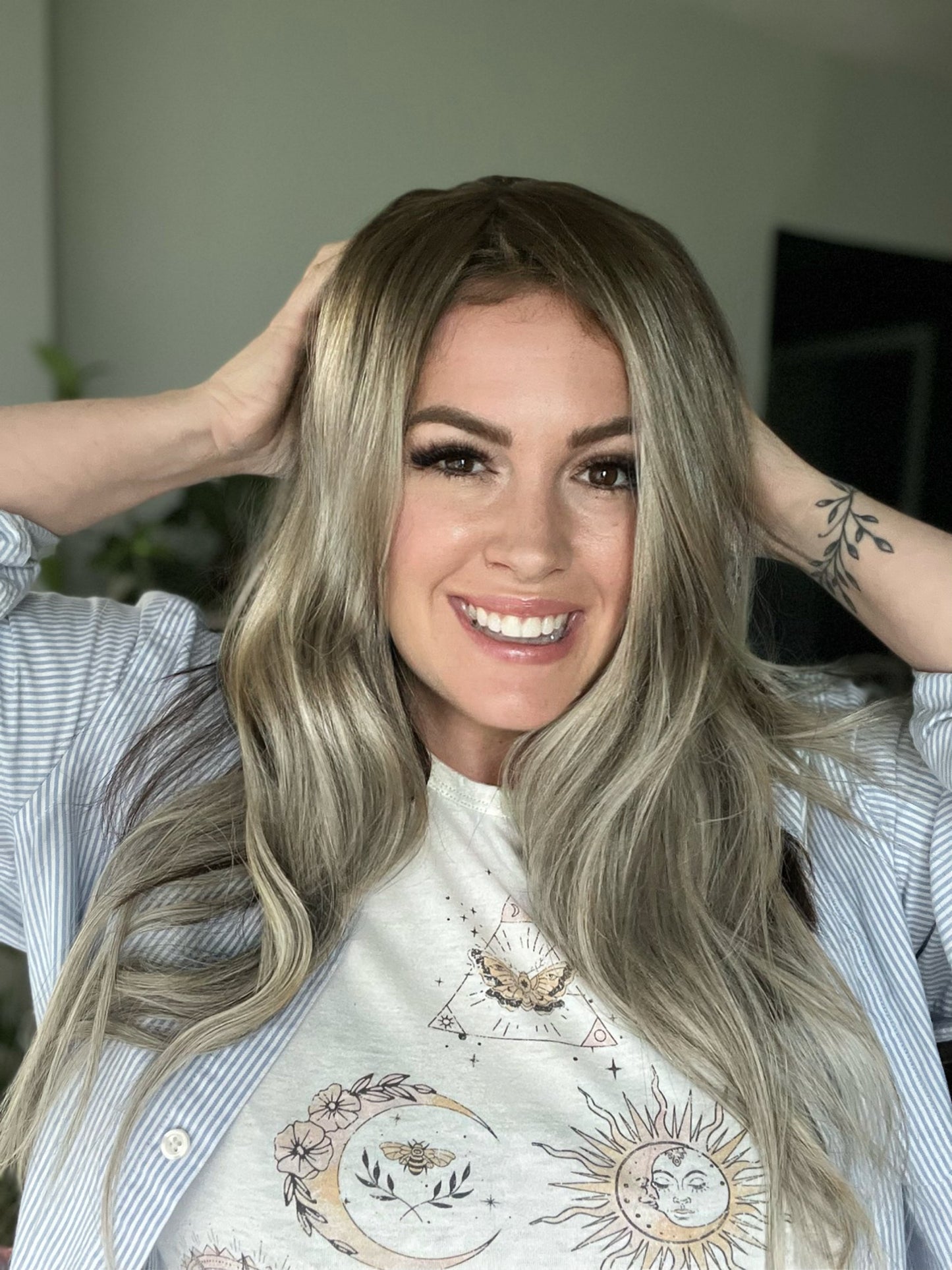 Icy Blonde Smudged Natural Root Topper 19-20 Inches